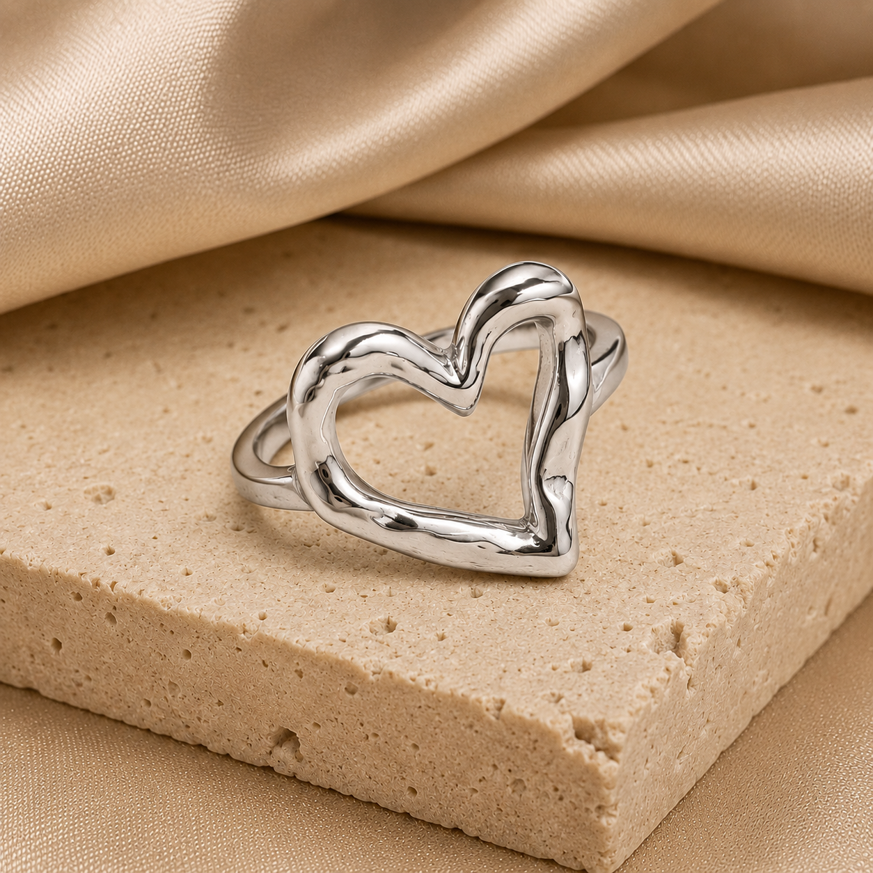 Sculpted Open Heart Ring Gold Silver