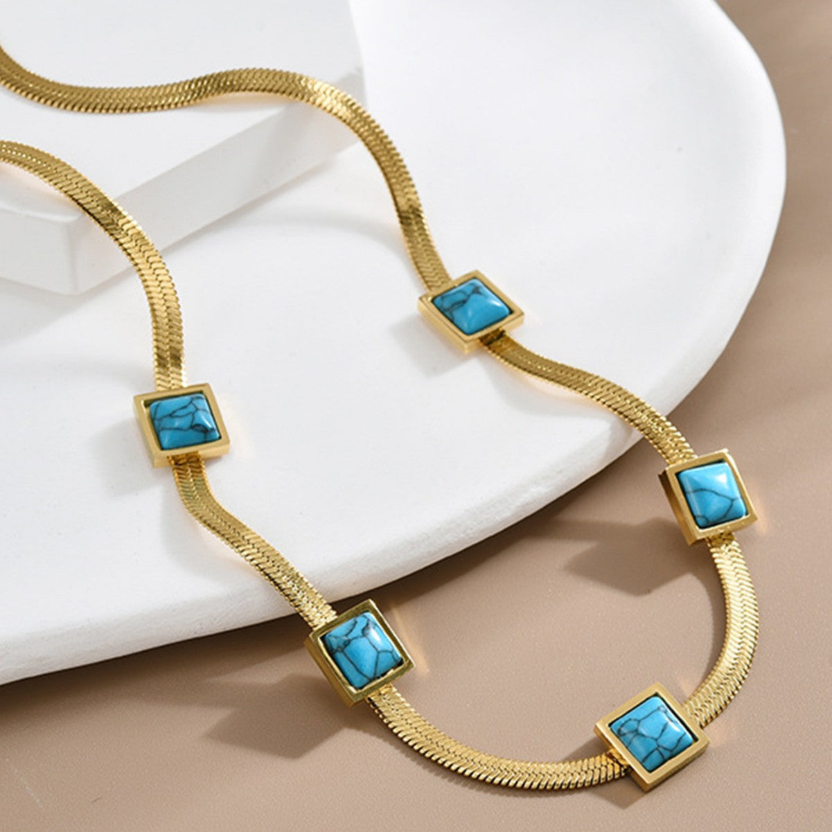 Gold Coastline Necklace Elegant Design for Everyday Wear 1