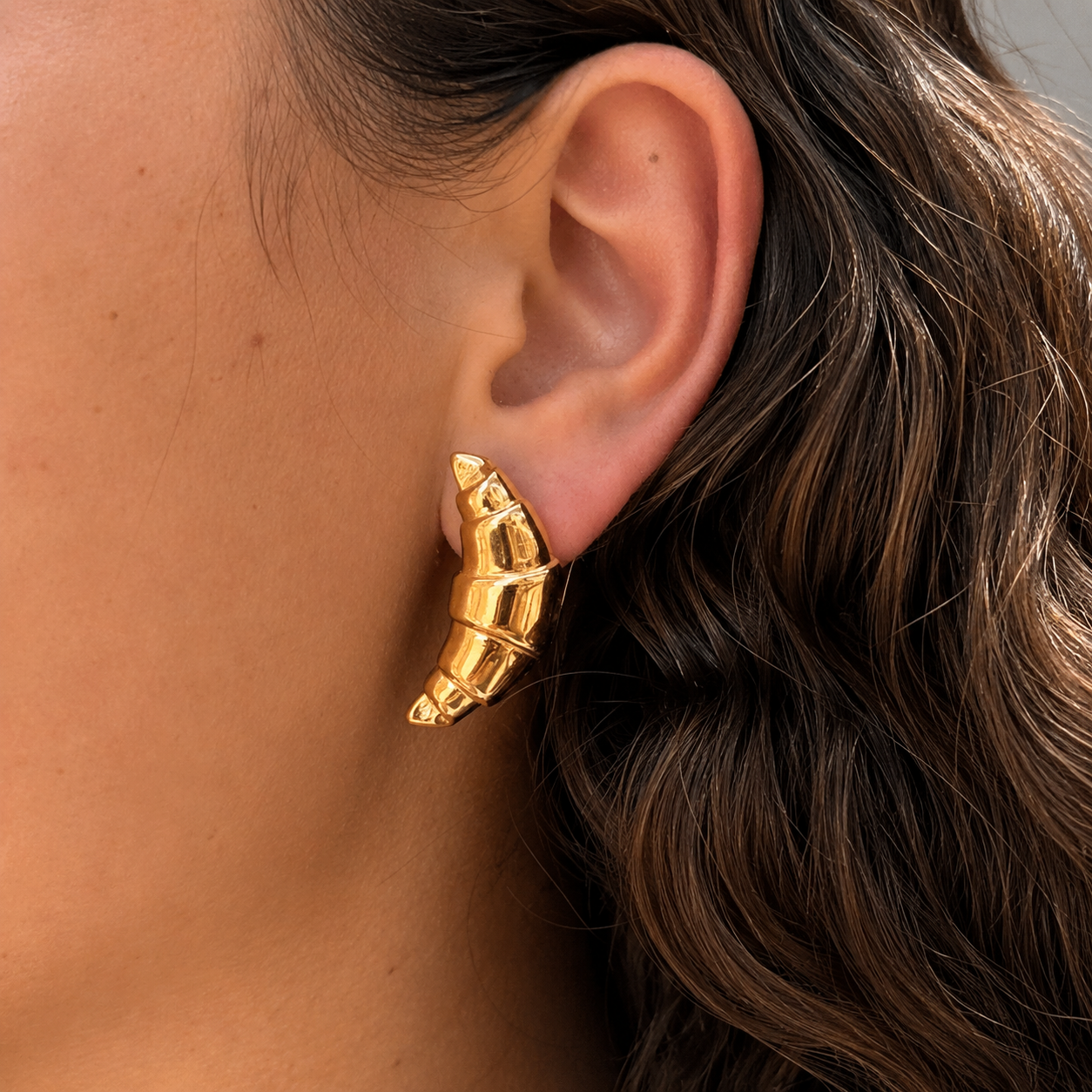 Gold Earrings Croissant Design Hypoallergenic Lightweight Chic 2