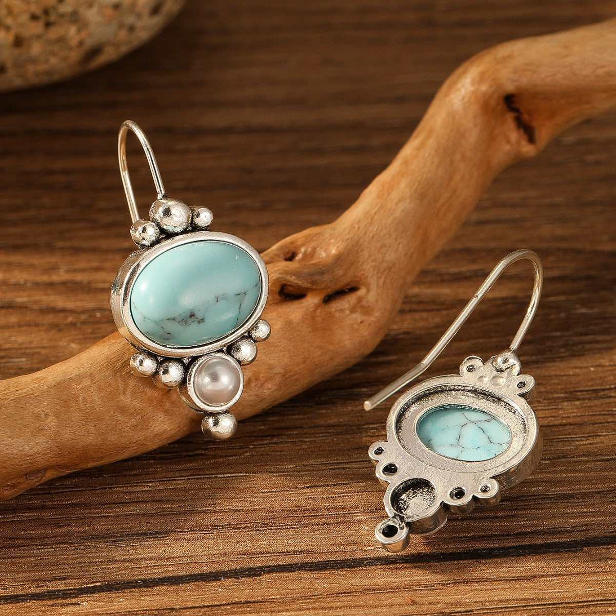 Gold Earrings Elegant Design Versatile for Any Occasion 2
