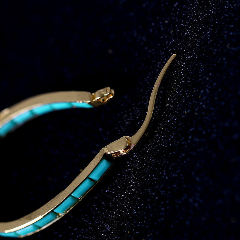Gold Hoop Earrings Elegant Design Lightweight for Versatile Wear 2