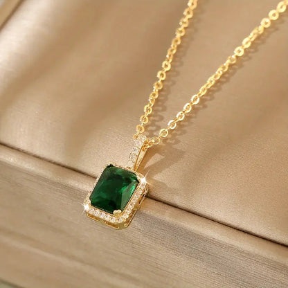 Gold Necklace Elegant Design Versatile Fashion Accessory for Any Occasion 0