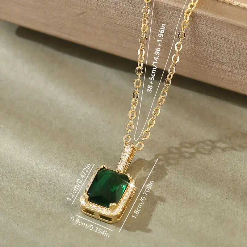 Gold Necklace Elegant Design Versatile Fashion Accessory for Any Occasion 3