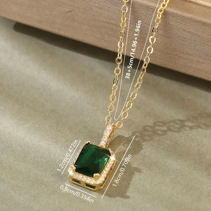 Gold Necklace Elegant Design Versatile Fashion Accessory for Any Occasion 3