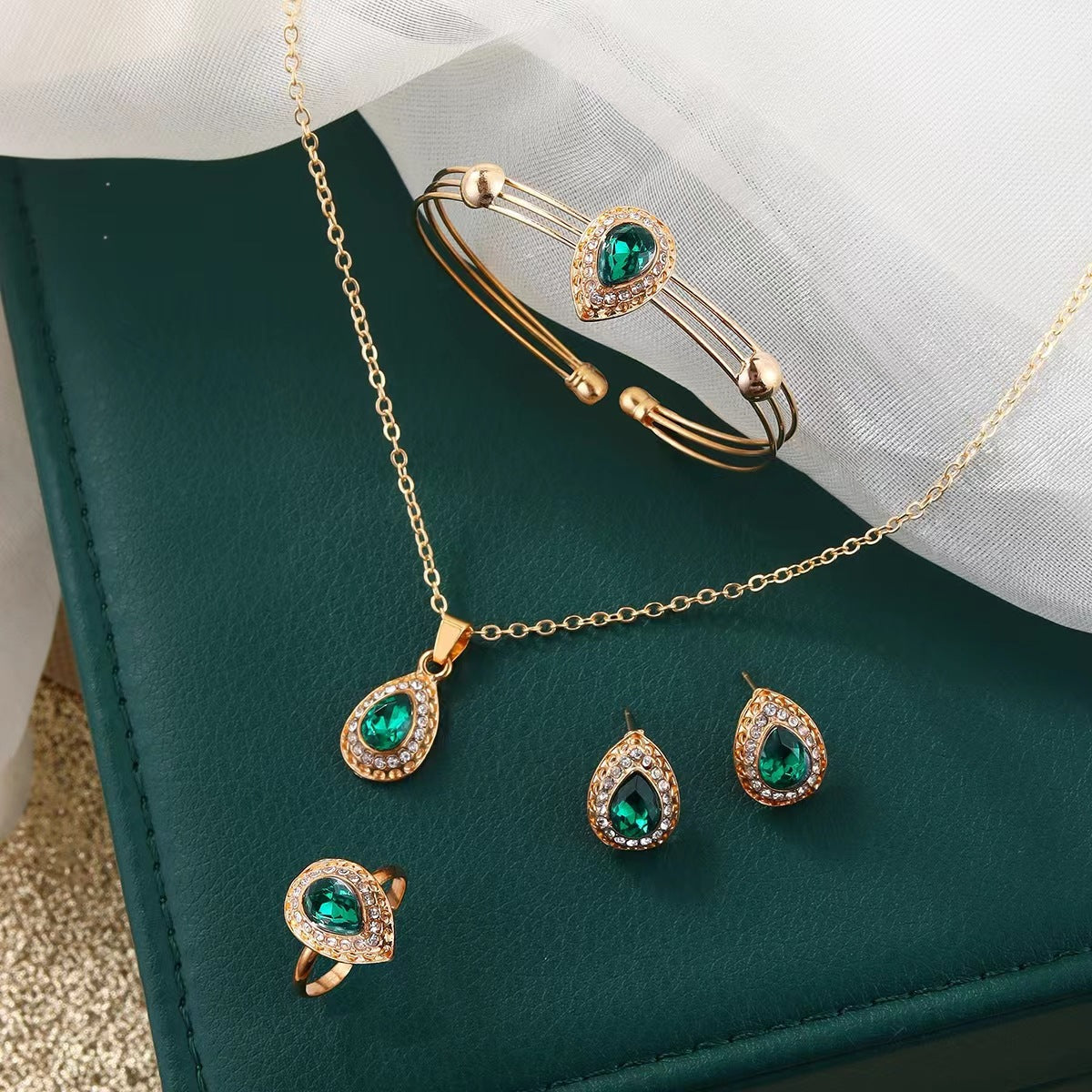 Jewelry Set Necklace and Earring Set Elegant Gold Design for Any Occasion 1