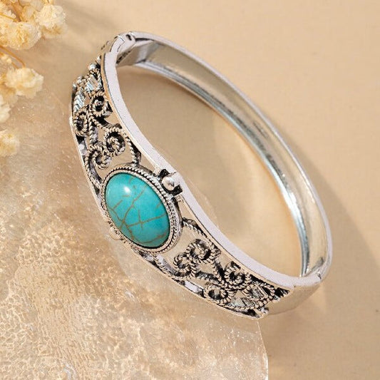 Vintage Crest Bracelet White Gold Elegant Design Timeless Style 0