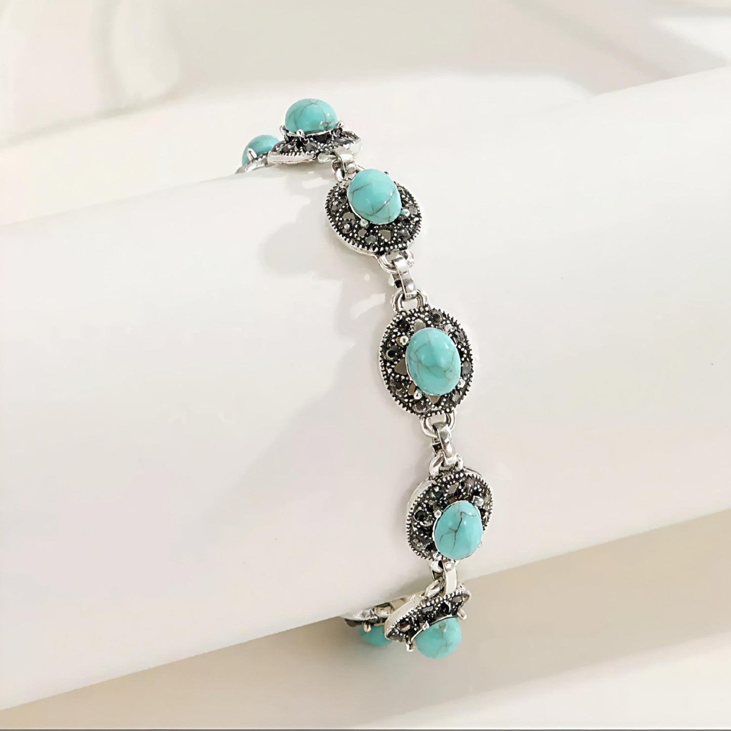 White Gold Bracelet Elegant Emblem Design for Timeless Style 1