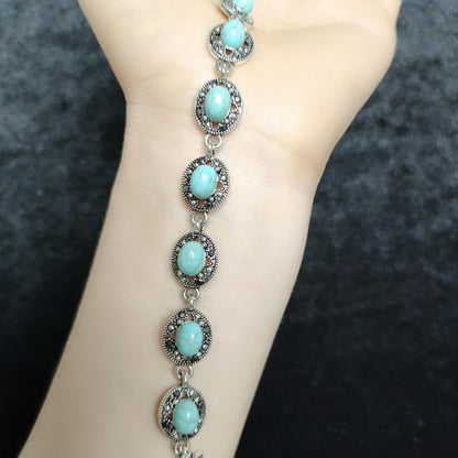 White Gold Bracelet Elegant Emblem Design for Timeless Style 2