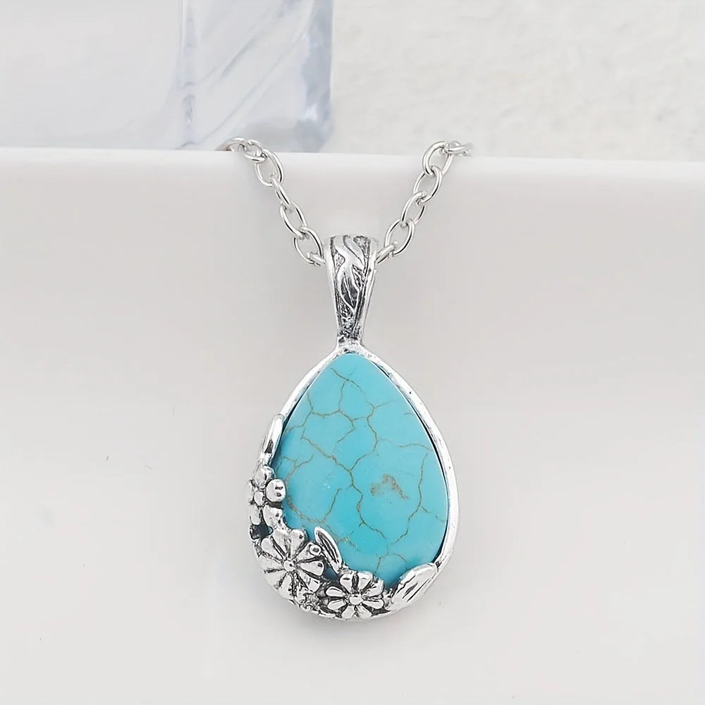 White Gold Pendant Necklace Elegant Design Versatile for All Occasions 0