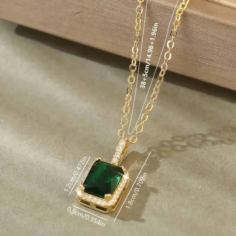 Gold Necklace Elegant Design Versatile Fashion Accessory for Any Occasion 3